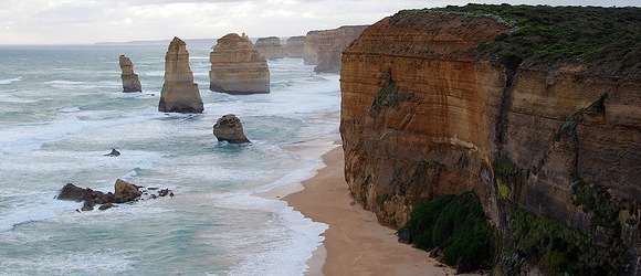Twelve Apostles Gold Coast - Australia - Balancing Objects Precarious Places